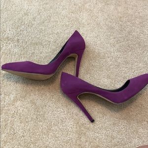 Size 10 purple suede pump. Worn twice. No box